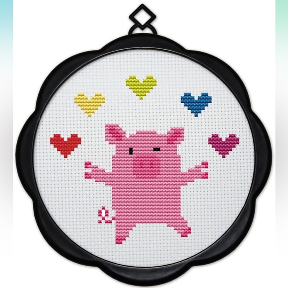 ✨NEW✨Little Pig Cross Stitch Embroidery Kit - Picture 1 of 11